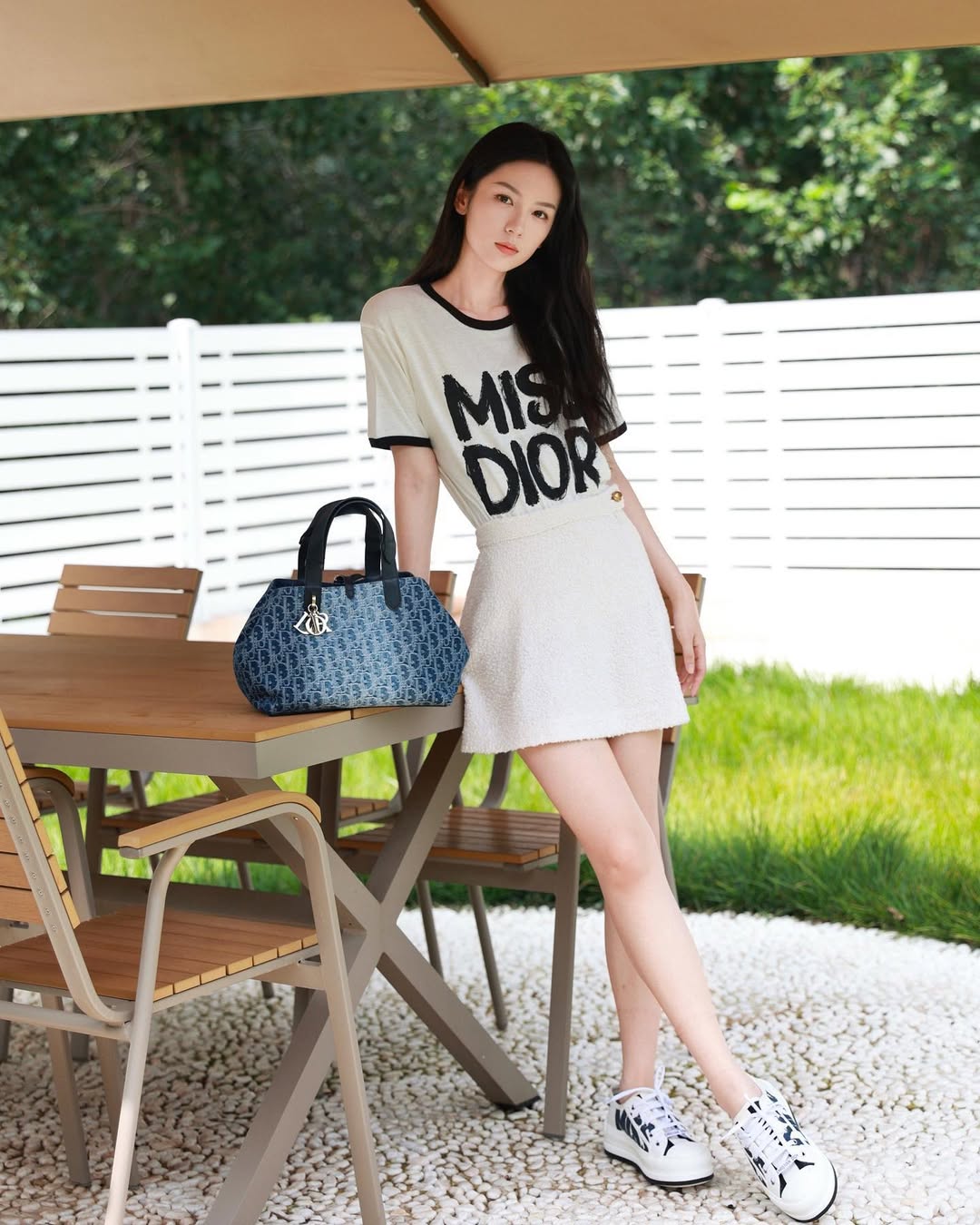 Mỹ nhân được mệnh danh "đẹp chấn động thế gian" cùng với Lưu Diệc Phi, ảnh chụp vội cũng xinh phát sáng- Ảnh 22.