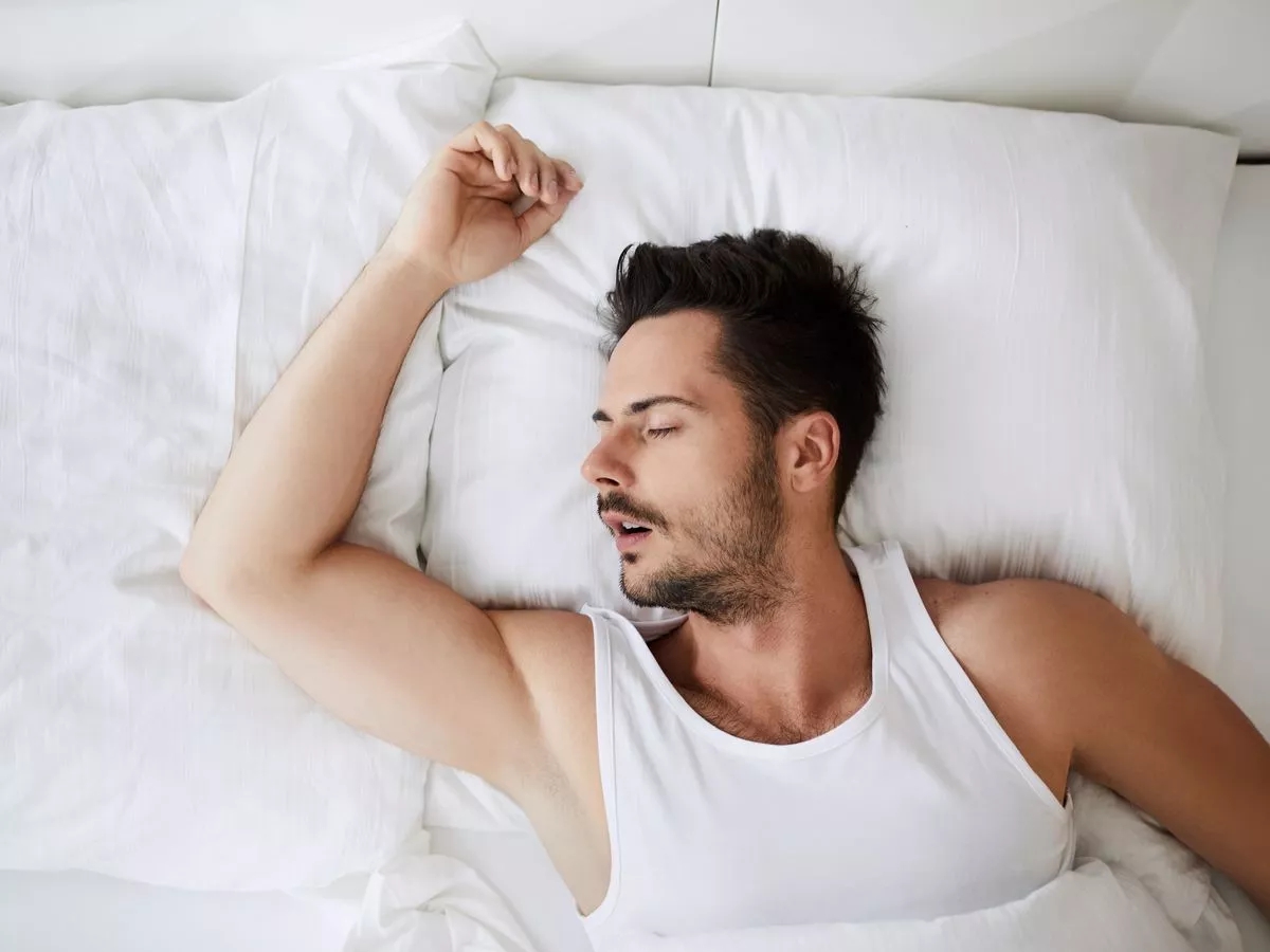 Đột quỵ thường “để mắt” tới những người ngủ kiểu này, kể cả khi họ ngủ 8 tiếng/đêm- Ảnh 1.