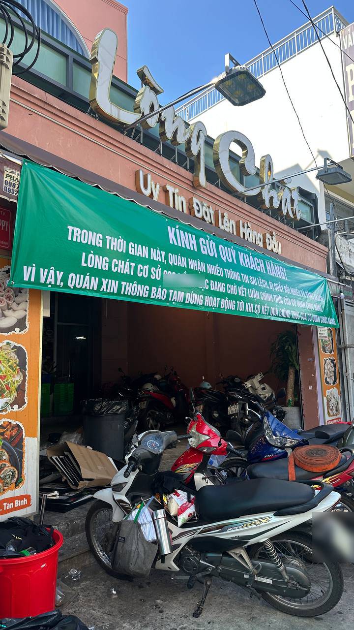 HOT: Cơ sở Lòng Chát TP.HCM bất ngờ dọn bàn ghế và bát đĩa chuyển đi dù chỉ mới thông báo 