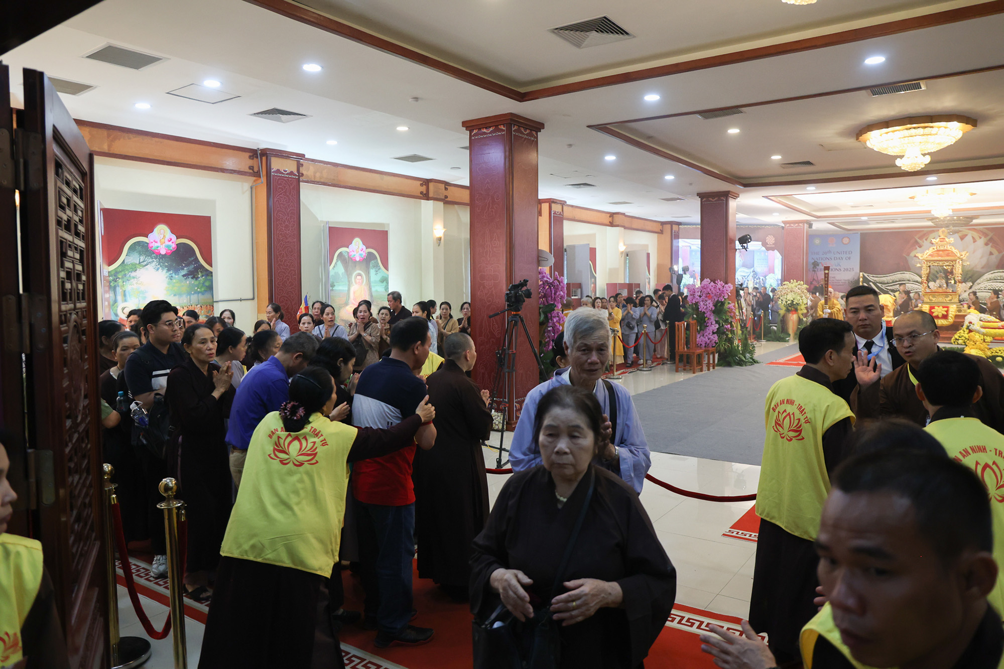 Cận cảnh xá lợi Phật tại chùa Quán Sứ- Ảnh 11.