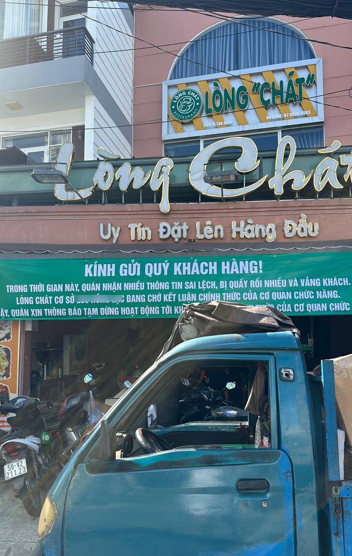 HOT: Cơ sở Lòng Chát TP.HCM bất ngờ dọn bàn ghế và bát đĩa chuyển đi dù chỉ mới thông báo 