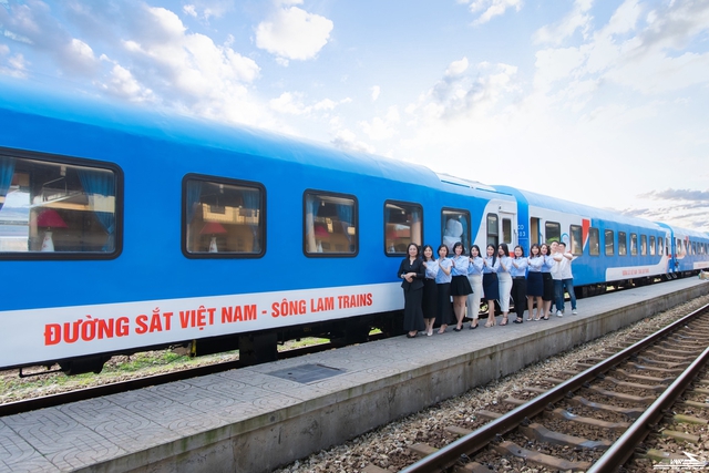 Chuyến tàu chạy 300km vừa nâng cấp thành chất lượng cao: Vé rẻ ngang xe khách mà được nhận xét "5 sao"- Ảnh 1.