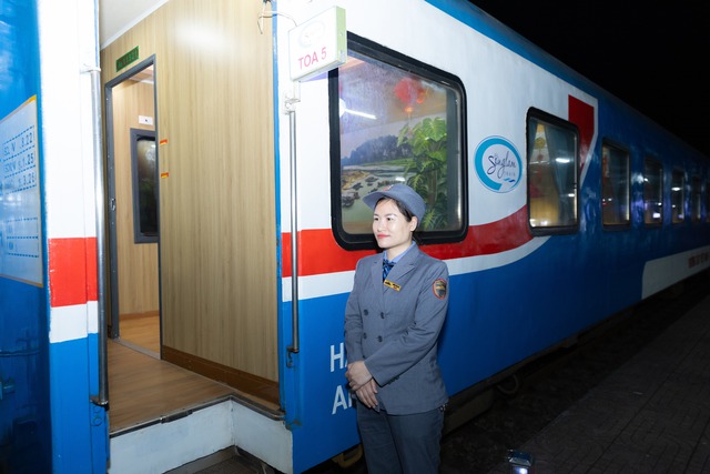 Chuyến tàu chạy 300km vừa nâng cấp thành chất lượng cao: Vé rẻ ngang xe khách mà được nhận xét "5 sao"- Ảnh 3.