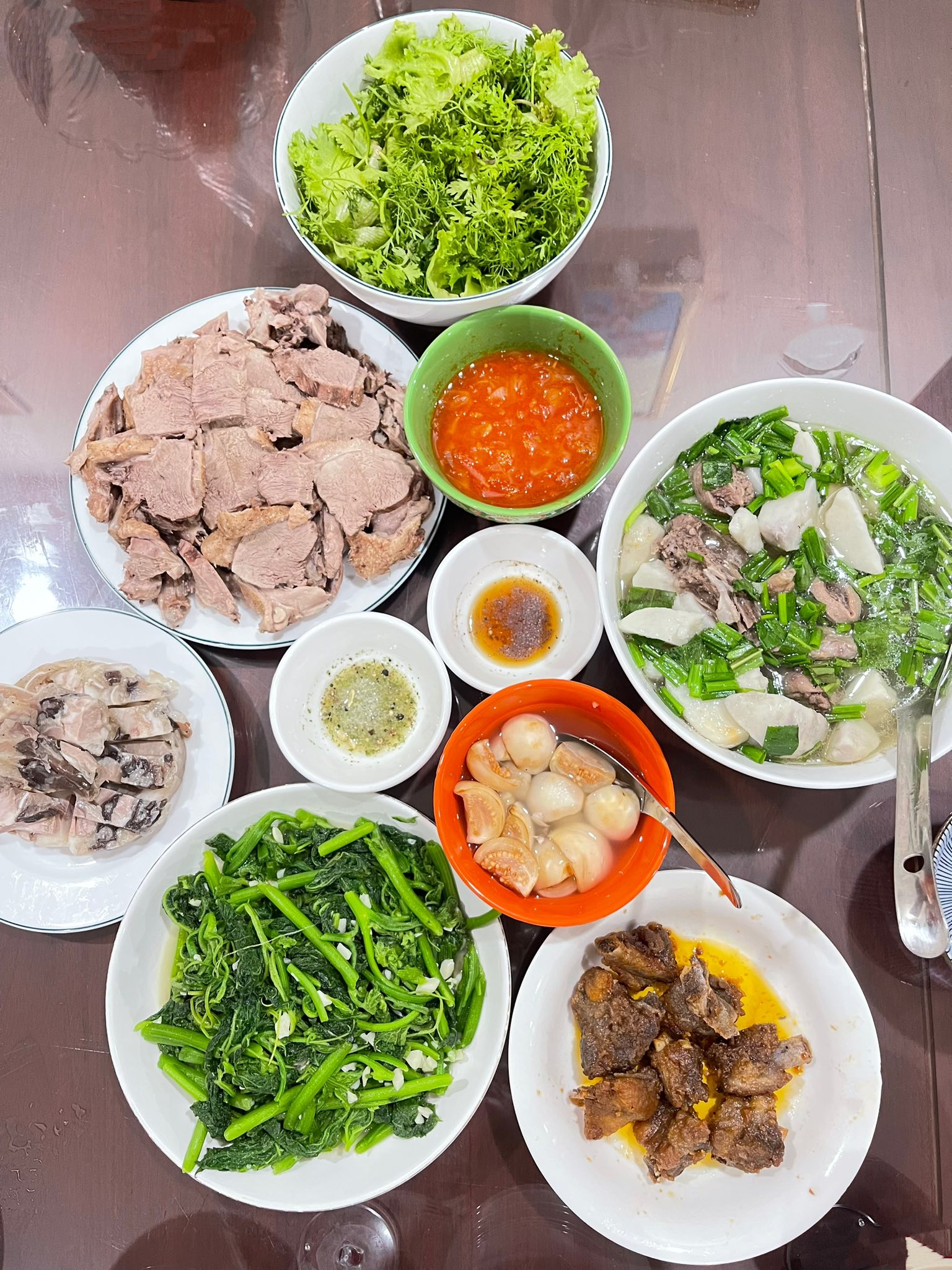 Mẹ chồng nấu cơm cữ cho con dâu ngày nào cũng thịnh soạn, hoành tráng, chị em ghen tỵ: Mẹ chồng nấu cơm cữ cho con dâu ngày nào cũng thịnh soạn, hoành tráng, chị em ghen tỵ: