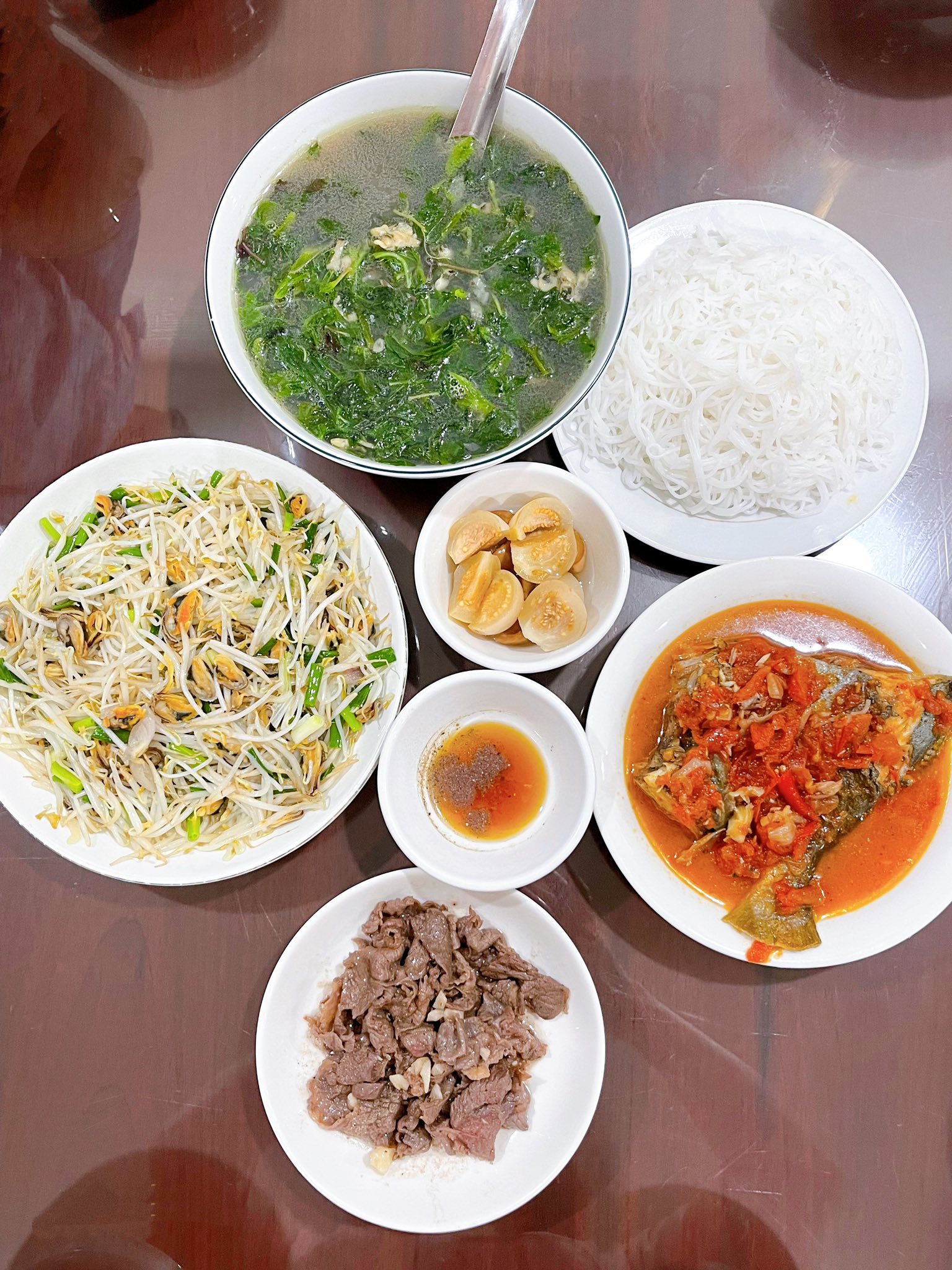 Mẹ chồng nấu cơm cữ cho con dâu ngày nào cũng thịnh soạn, hoành tráng, chị em ghen tỵ: Mẹ chồng nấu cơm cữ cho con dâu ngày nào cũng thịnh soạn, hoành tráng, chị em ghen tỵ: