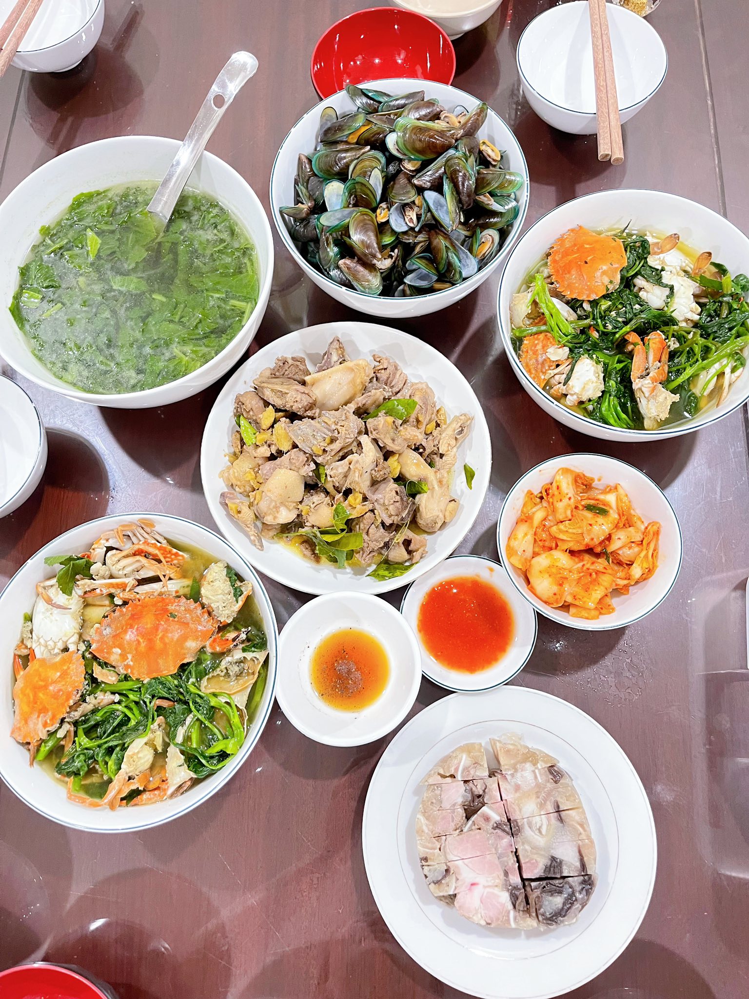 Mẹ chồng nấu cơm cữ cho con dâu ngày nào cũng thịnh soạn, hoành tráng, chị em ghen tỵ: Mẹ chồng nấu cơm cữ cho con dâu ngày nào cũng thịnh soạn, hoành tráng, chị em ghen tỵ: