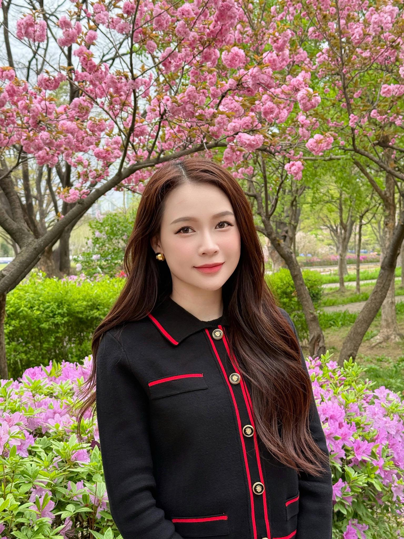 Chồng bí ẩn chưa bao giờ lộ diện của sao nữ Vbiz: Thông tin cực hiếm, hẹn hò phải thuê phiên dịch- Ảnh 8. Chồng bí ẩn chưa bao giờ lộ diện của sao nữ Vbiz: Thông tin cực hiếm, hẹn hò phải thuê phiên dịch- Ảnh 8.