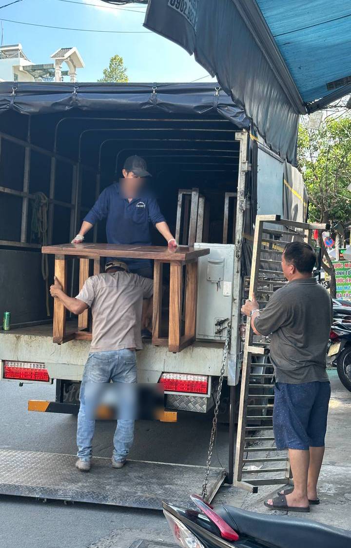 HOT: Cơ sở Lòng Chát TP.HCM bất ngờ dọn bàn ghế và bát đĩa chuyển đi dù chỉ mới thông báo 