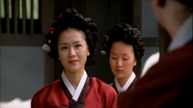 Son Ye Jin 20 tuổi đẹp kinh diễm trong tạo hình kỹ nữ: Thoáng lộ gáy thôi mà khán giả đã xuyến xao- Ảnh 5. Son Ye Jin 20 tuổi đẹp kinh diễm trong tạo hình kỹ nữ: Thoáng lộ gáy thôi mà khán giả đã xuyến xao- Ảnh 5.
