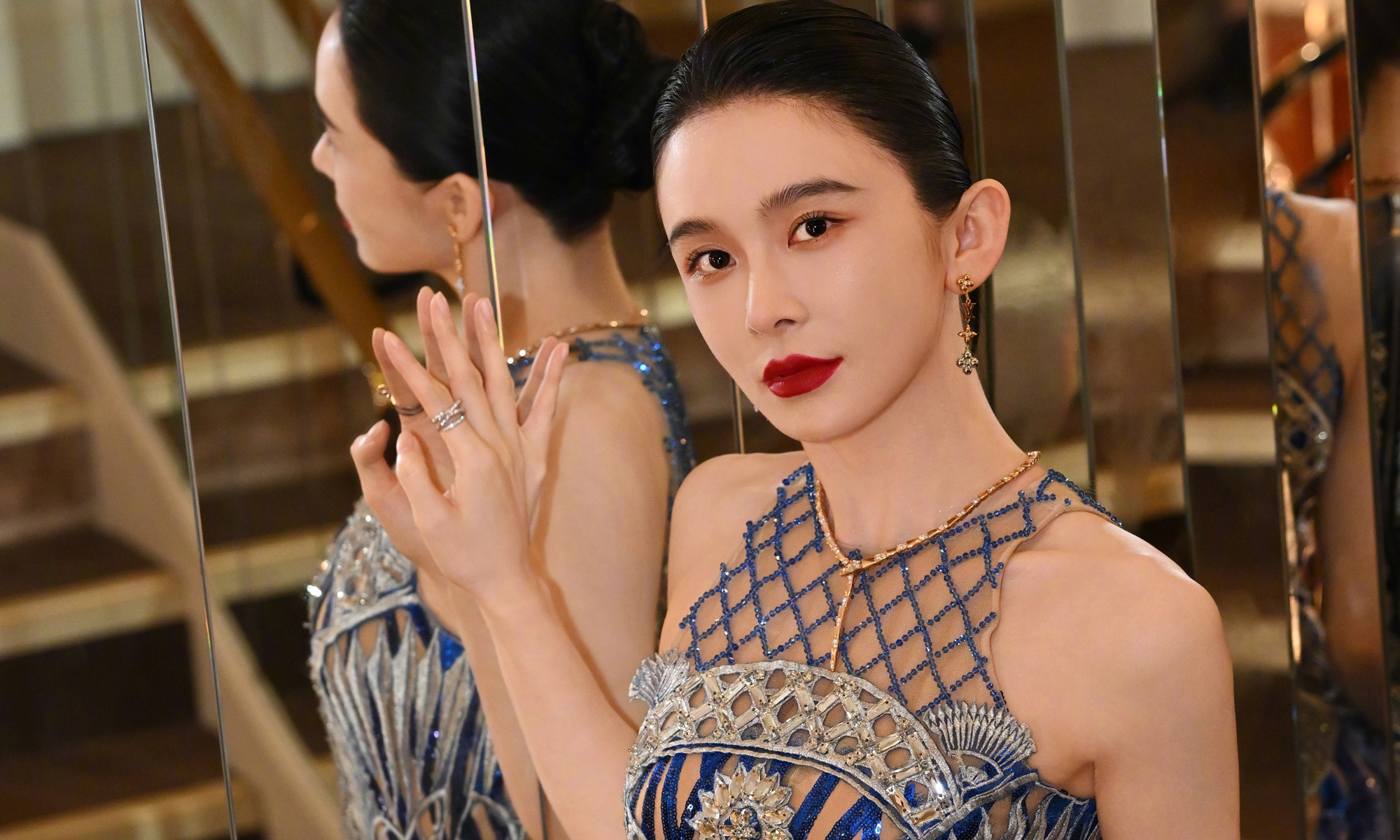 Mỹ nhân chiêu trò nhất showbiz đăng đàn cầu cứu ở Cannes 2025, nghe xong ai cũng đòi 