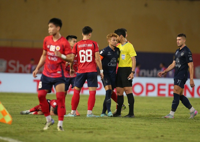 Quang Hải bị 