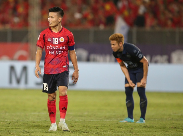 Quang Hải bị 