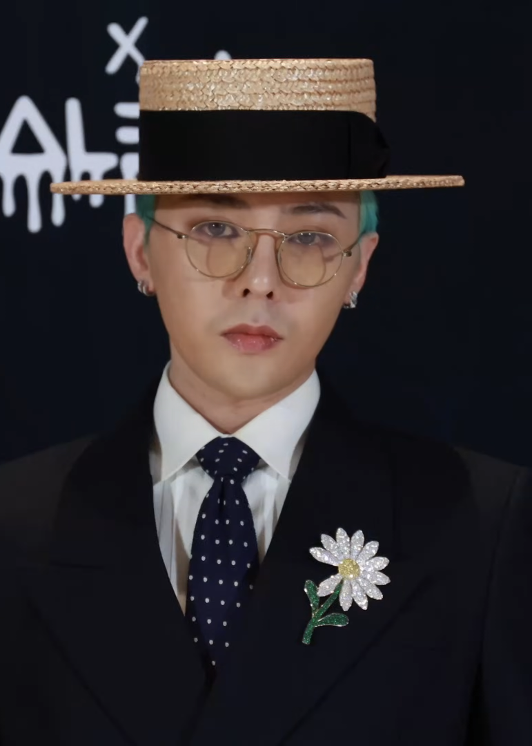 Sau vàng, matcha thì lightstick 