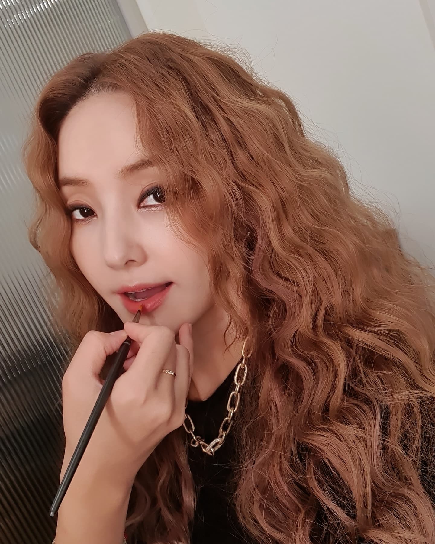 45 tuổi mà như gái đôi mươi: Han Chae Young khiến netizen hoang mang vì quá đẹp- Ảnh 3.