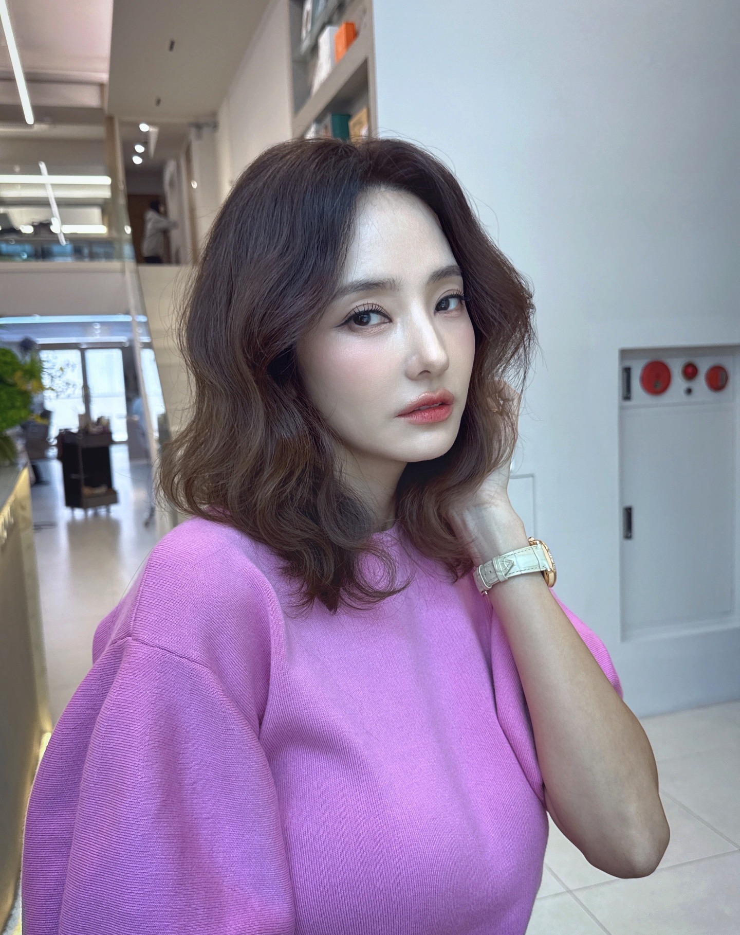 45 tuổi mà như gái đôi mươi: Han Chae Young khiến netizen hoang mang vì quá đẹp- Ảnh 1.