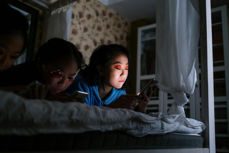 Quá nhiều Gen Z đang làm “người chuột”: Chỉ nằm im và chìm trong nỗi buồn vô tận- Ảnh 2. Quá nhiều Gen Z đang làm “người chuột”: Chỉ nằm im và chìm trong nỗi buồn vô tận- Ảnh 2.