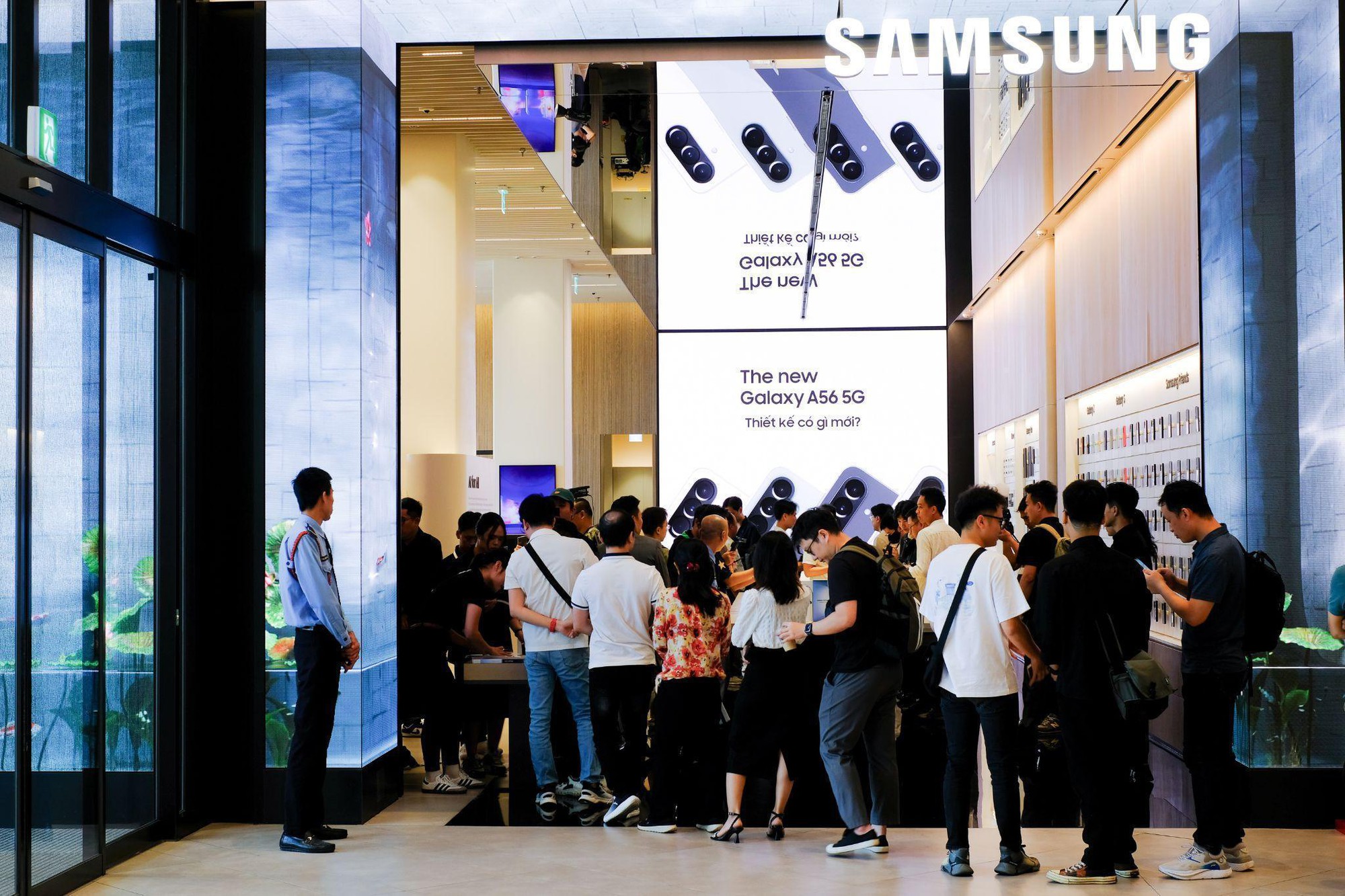 Sau bao mong chờ, giới truyền thông nói gì khi trên tay “thế hệ S mỏng nhất” của Samsung- Ảnh 1.