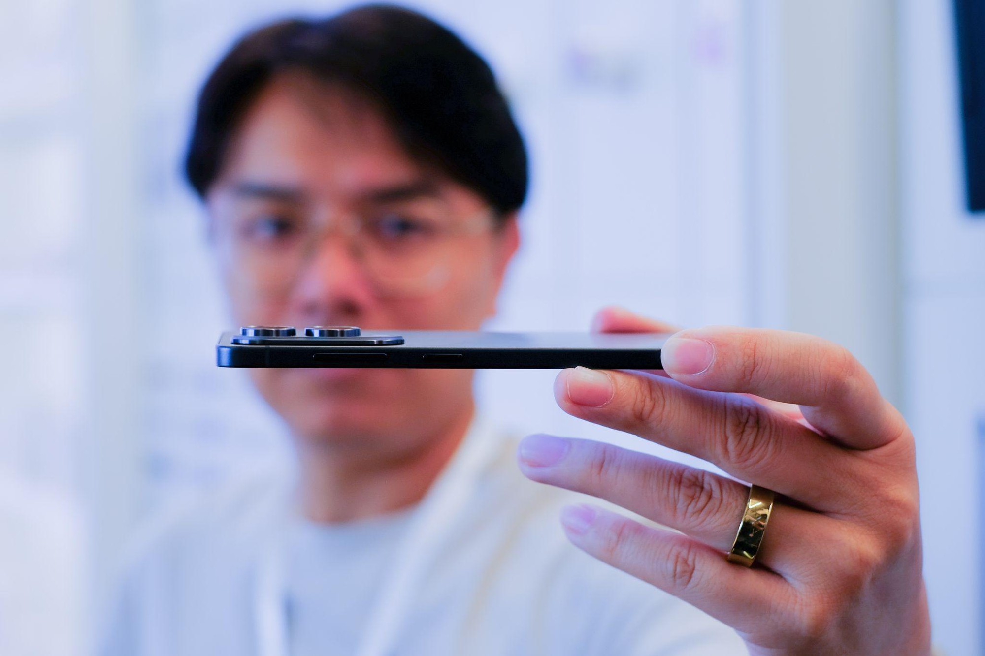 Sau bao mong chờ, giới truyền thông nói gì khi trên tay “thế hệ S mỏng nhất” của Samsung- Ảnh 2.