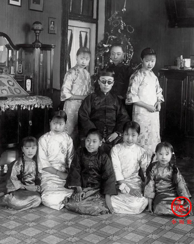 Vương tộc cuối cùng của Trung Hoa: Loạt ảnh hiếm hé lộ toàn cảnh cuộc sống gia đình Phổ Nghi qua 3 thế hệ- Ảnh 8.