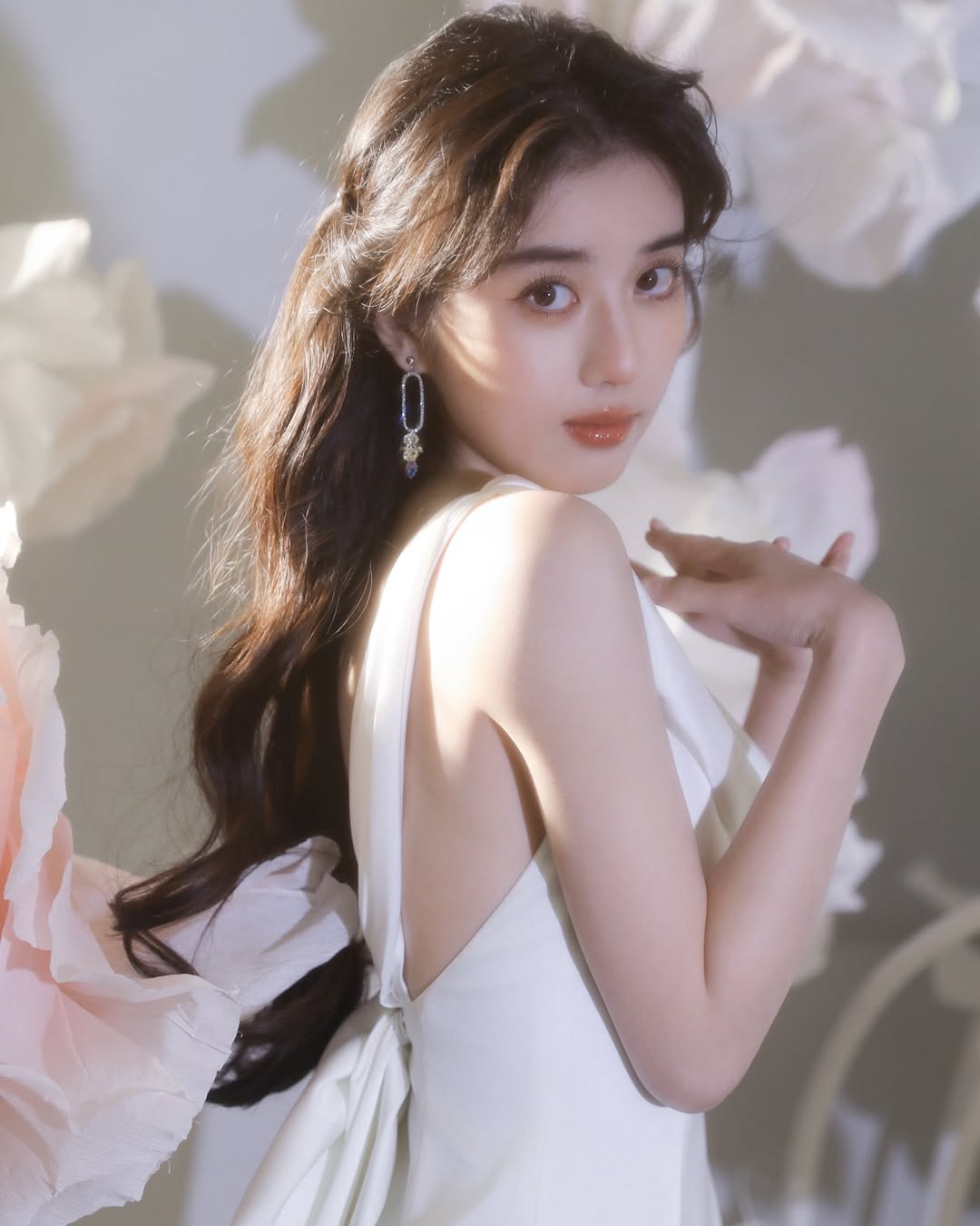 Mỹ nhân gen Z bị cả xứ tỷ dân bêu tên, phẫn nộ đòi phong sát vì nghi lộ file nói xấu chấn động- Ảnh 2.