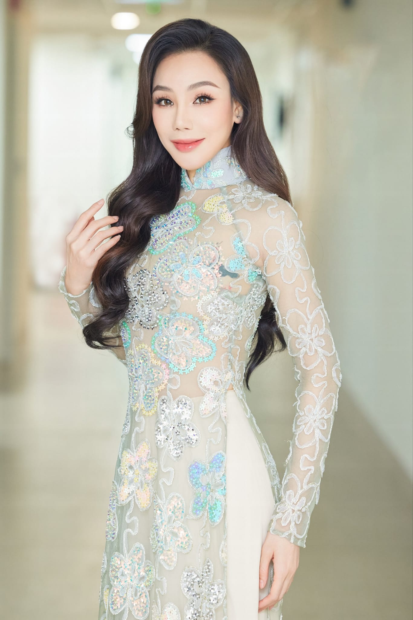 Hồ Quỳnh Hương và những lần diện áo dài khiến fan 