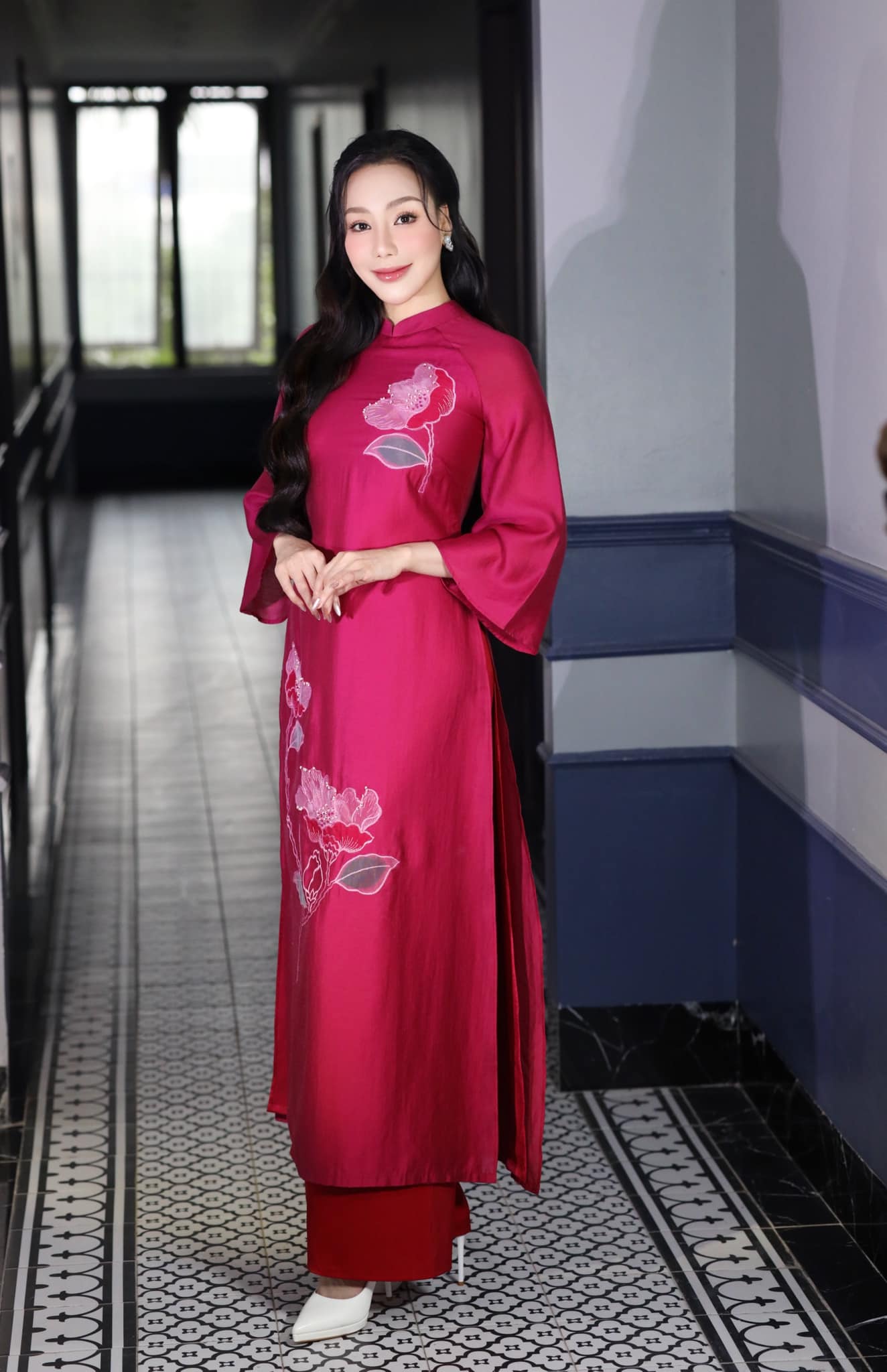 Hồ Quỳnh Hương và những lần diện áo dài khiến fan 