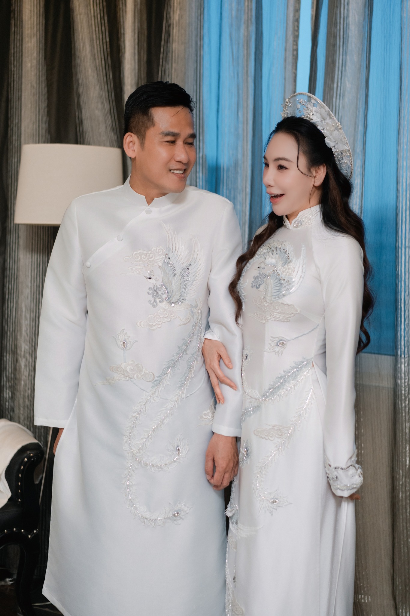Đám cưới Hồ Quỳnh Hương: Chú rể lần đầu lộ diện, cô dâu mặc áo dài và 4 chiếc váy cưới khác biệt!- Ảnh 3.