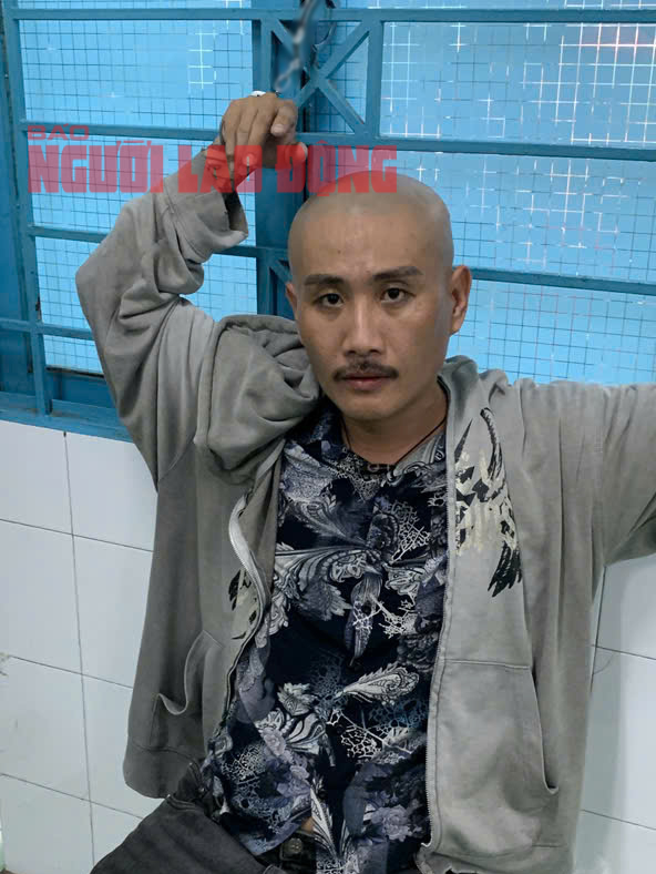 CLIP: Công an Vĩnh Long và TP HCM phối hợp bắt giữ đối tượng truy nã đặc biệt nguy hiểm- Ảnh 1. CLIP: Công an Vĩnh Long và TP HCM phối hợp bắt giữ đối tượng truy nã đặc biệt nguy hiểm- Ảnh 1.