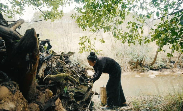 Cô gái 34 tuổi thuê 12.000m2 đất hoang để "sống chill", tự tay tạo nên "thiên đường" giữa thiên nhiên- Ảnh 4.