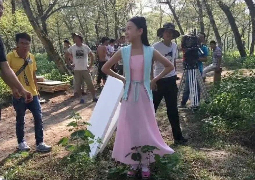 Hot nhất Weibo: Đôi khuyên tai 8 tỷ vạch trần bí mật động trời của nữ chính Sở Kiều Truyện 2- Ảnh 4.
