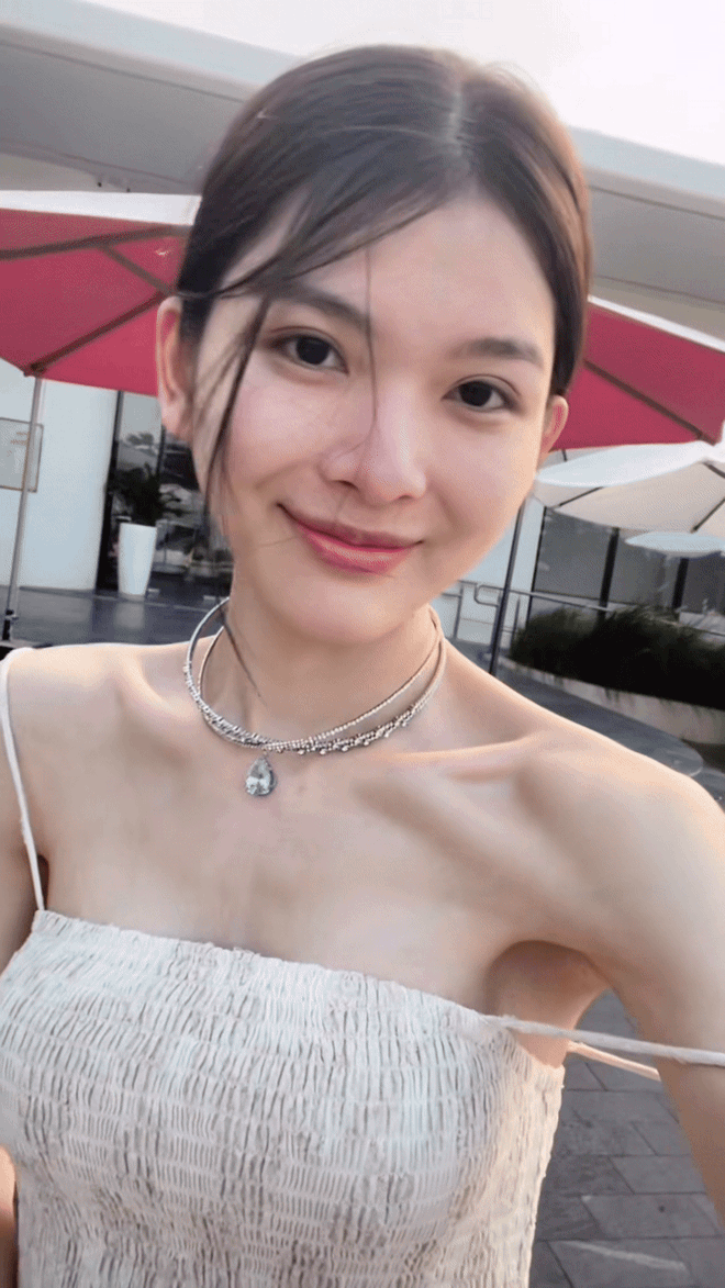 Mỹ nữ chuyển giới được ví như Chương Nhược Nam bản Việt, không makeup vẫn xinh chuẩn "bạch nguyệt quang"- Ảnh 1.