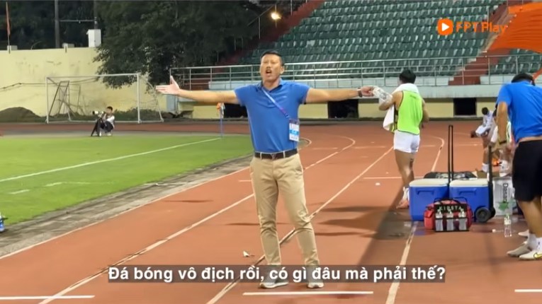 Vừa dứt ồn ào “đá xấu miễn là thắng”, HLV Việt Nam lại dính án phạt từ VPF, mất quyền chỉ đạo- Ảnh 2. Vừa dứt ồn ào “đá xấu miễn là thắng”, HLV Việt Nam lại dính án phạt từ VPF, mất quyền chỉ đạo- Ảnh 2.