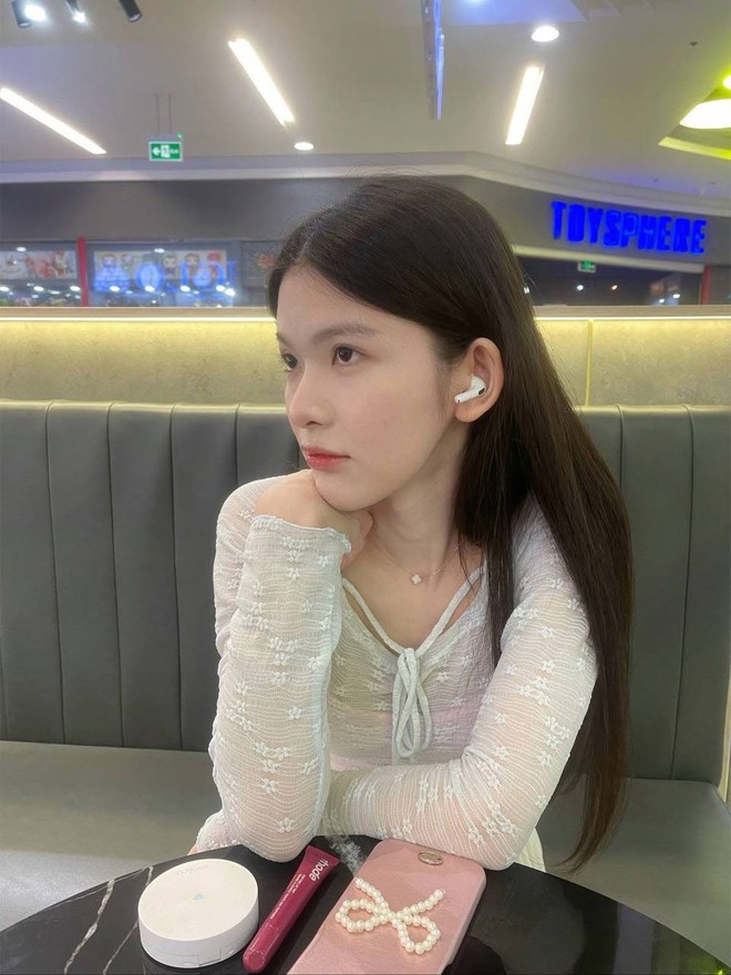 Mỹ nữ chuyển giới được ví như Chương Nhược Nam bản Việt, không makeup vẫn xinh chuẩn "bạch nguyệt quang"- Ảnh 13.