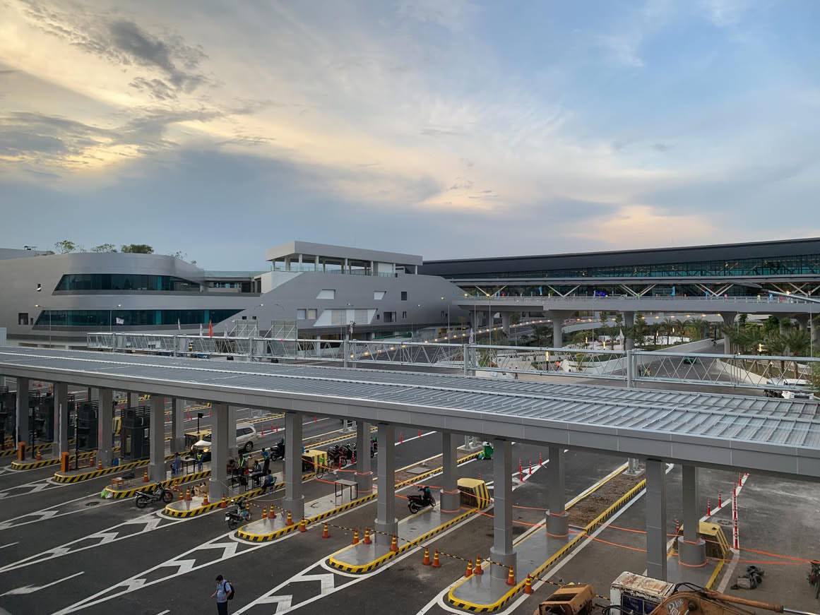 Không muốn trễ chuyến bay khi đến nhà ga T3, du khách thấy biển báo này phải "quẹo gấp"- Ảnh 4.
