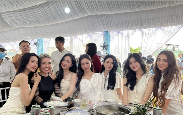Vợ Tây của Bùi Tiến Dũng chuẩn nữ thần thảm đỏ, nhan sắc 'chặt đẹp' Doãn Hải My, Chu Thanh Huyền khi chung khung hình- Ảnh 6.