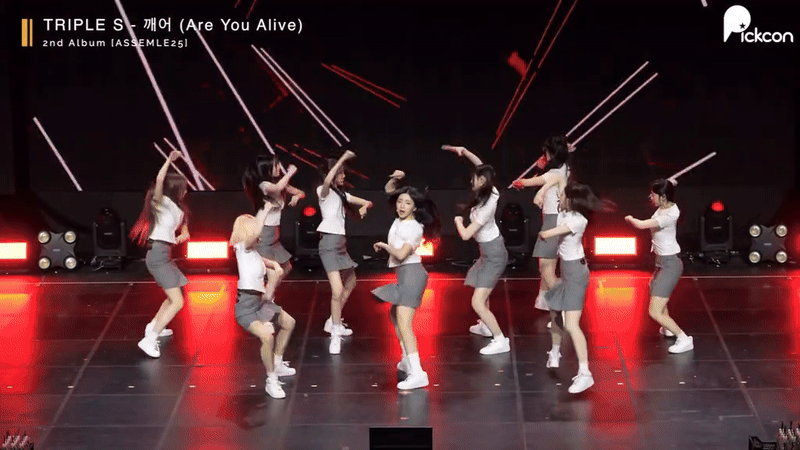 Nhóm nữ đông dân hát nhép nguyên showcase: Cảm thấy phí thời gian khi phải tới xem!- Ảnh 4.