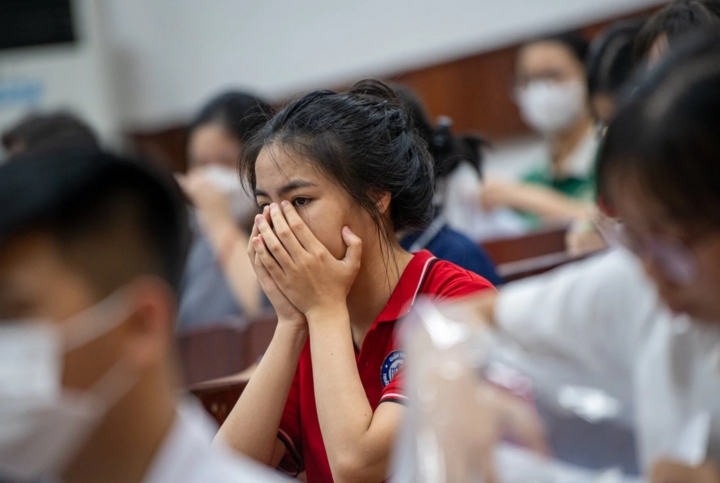"Con sắp thi lớp 10, cả nhà tôi như bị câm"- Ảnh 1.
