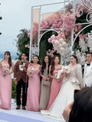 Dàn sao dự đám cưới Hồ Quỳnh Hương: Thiều Bảo Trâm khoe dáng gợi cảm, 