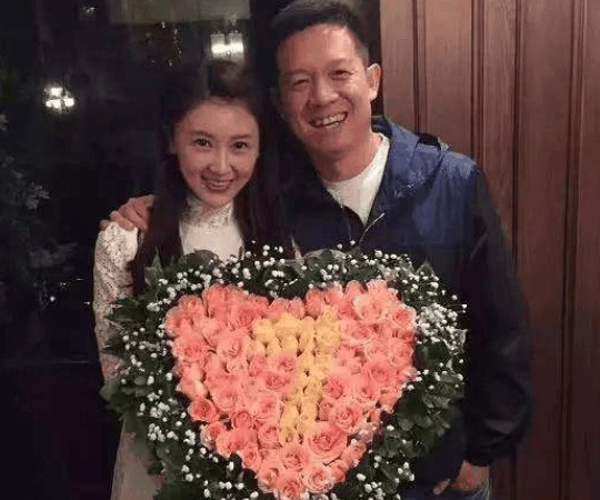 Mỹ nhân trả nợ 4.700 tỷ trong 7 ngày bất ngờ tuyên bố ly hôn chồng chủ tịch- Ảnh 2.
