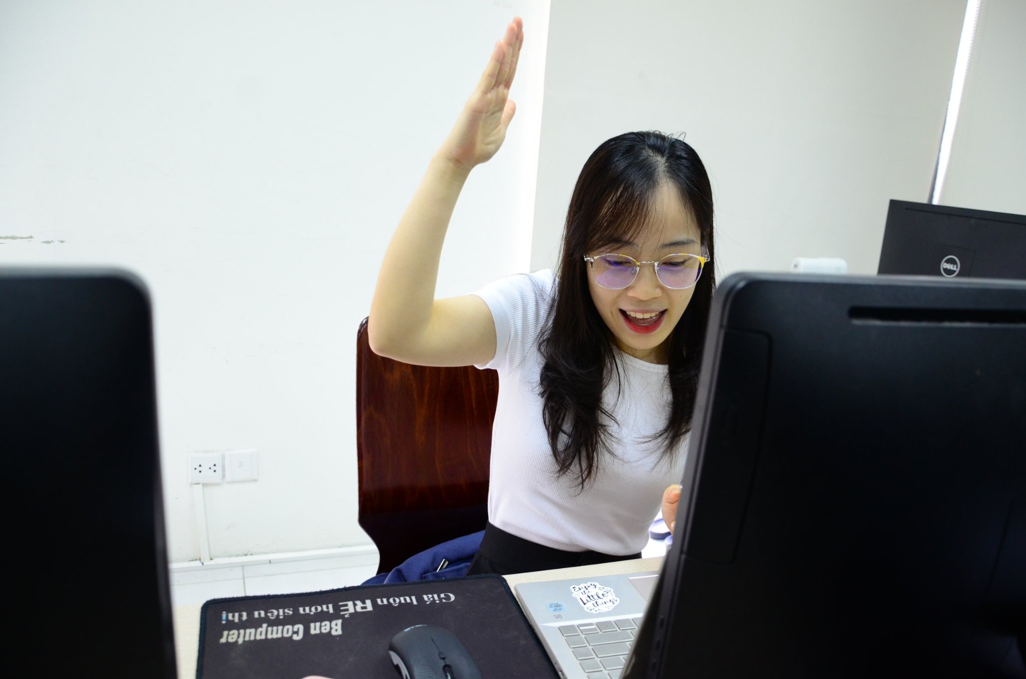 1 giáo viên tiếng Anh, 18 trường tiểu học, 76 lớp và 2.609 học sinh: Hành trình gieo chữ trên đá của Đại sứ WeChoice 2024- Ảnh 6.