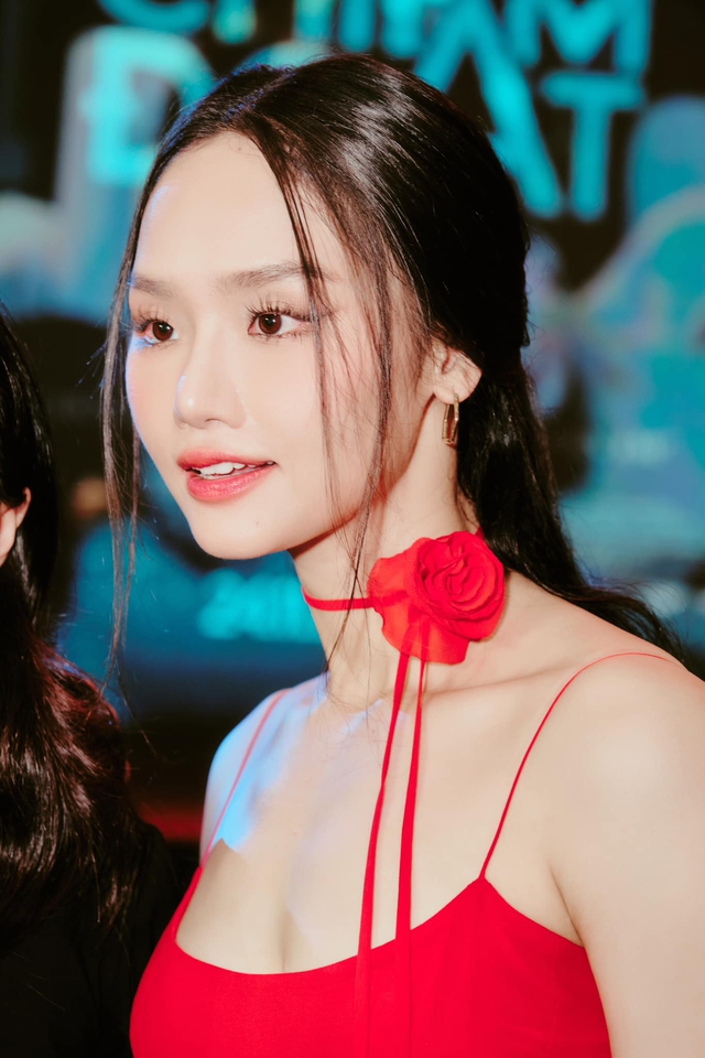Sao nữ muốn làm Quán quân Em Xinh Say Hi: Giảm cân lột xác như búp bê, tất tay từ ca hát tới diễn xuất- Ảnh 7. Sao nữ muốn làm Quán quân Em Xinh Say Hi: Giảm cân lột xác như búp bê, tất tay từ ca hát tới diễn xuất- Ảnh 7.