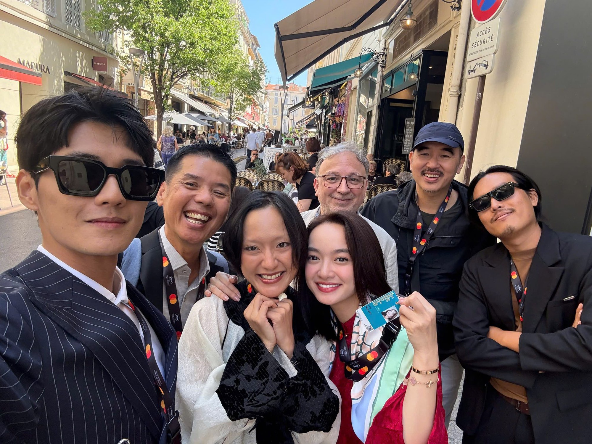 Kaity Nguyễn và dàn sao Việt bất ngờ đổ bộ Cannes- Ảnh 1.