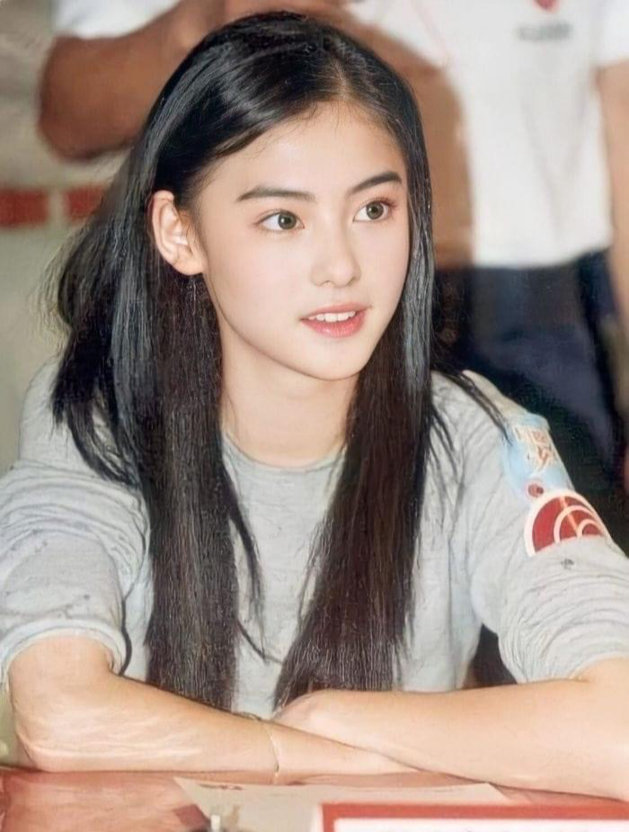 Những chiếc mũi khiến visual thăng hoa của dàn mỹ nhân Hoa ngữ, 1 nhân vật gây tranh cãi- Ảnh 16.