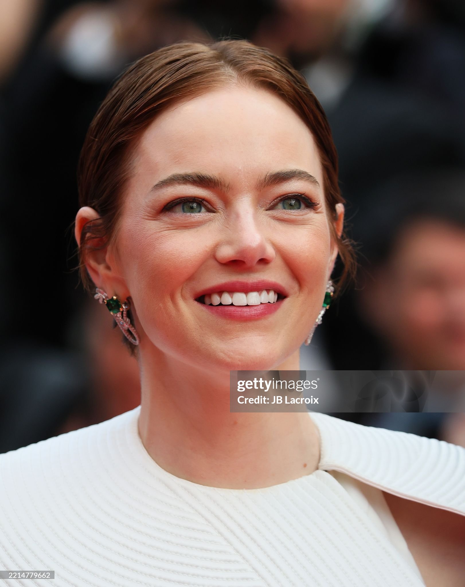 Thảm đỏ Cannes ngày 4: Angeline Jolie 