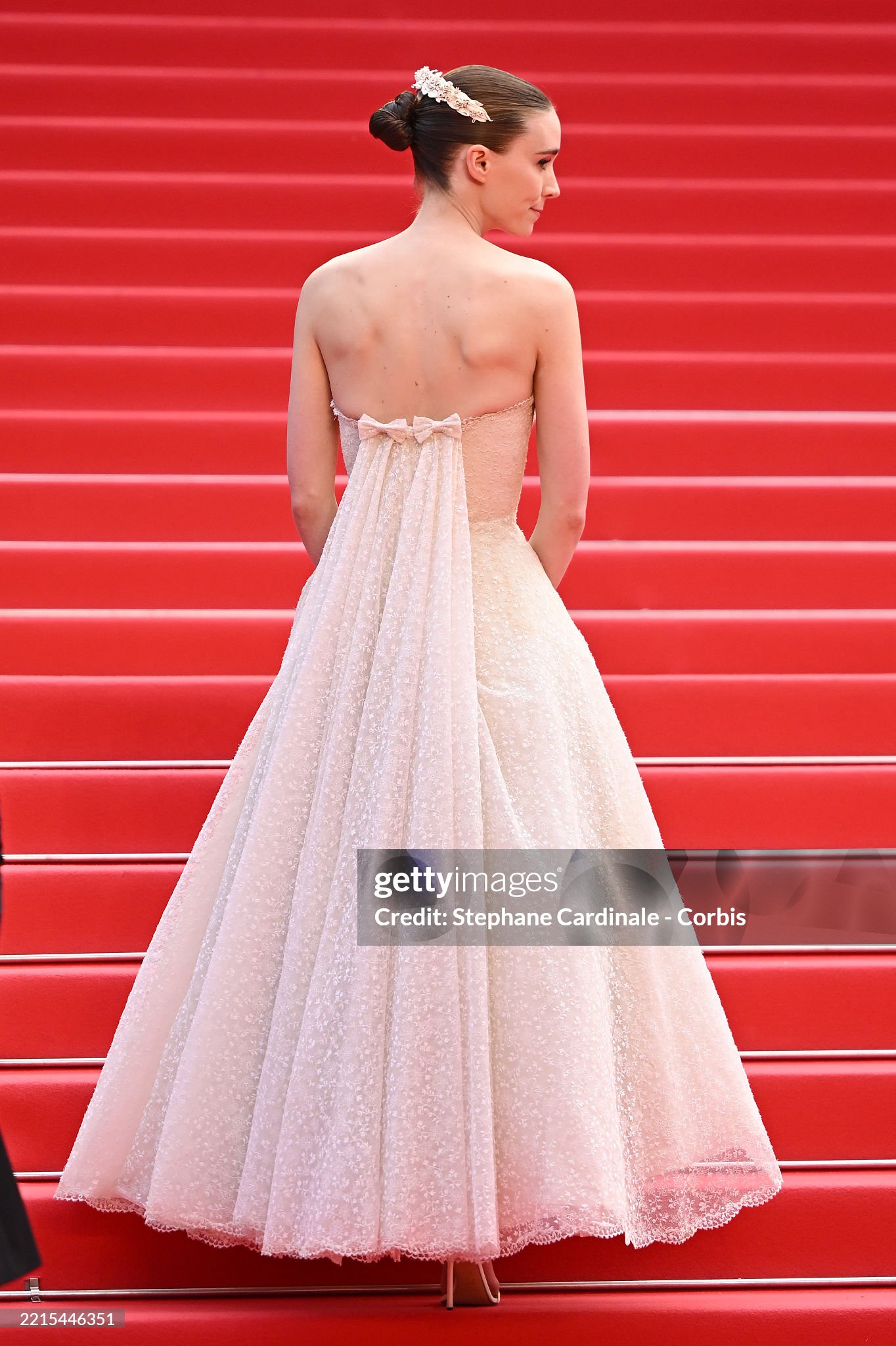 Thảm đỏ Cannes ngày 4: Angeline Jolie 