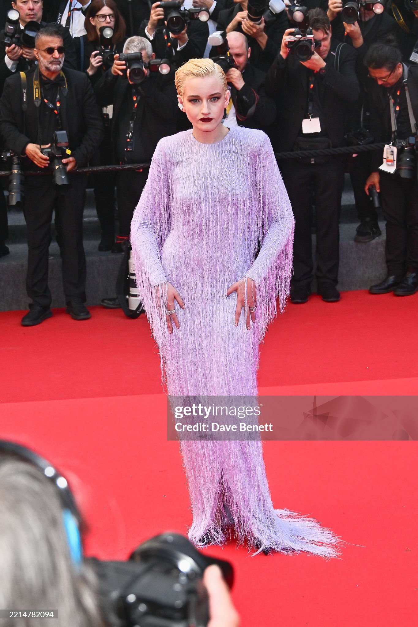 Thảm đỏ Cannes ngày 4: Angeline Jolie 