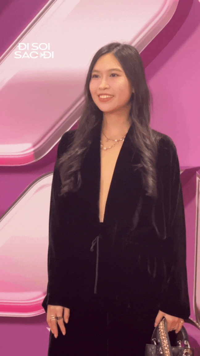thiet-ke-chua-co-ten-17473747775061233212290-1747378322150-1747378322382166691460.gif