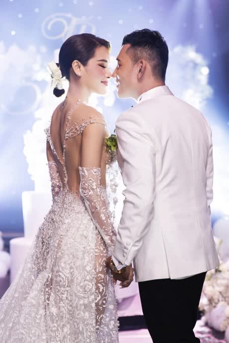 Sao nữ Vbiz và đám cưới 