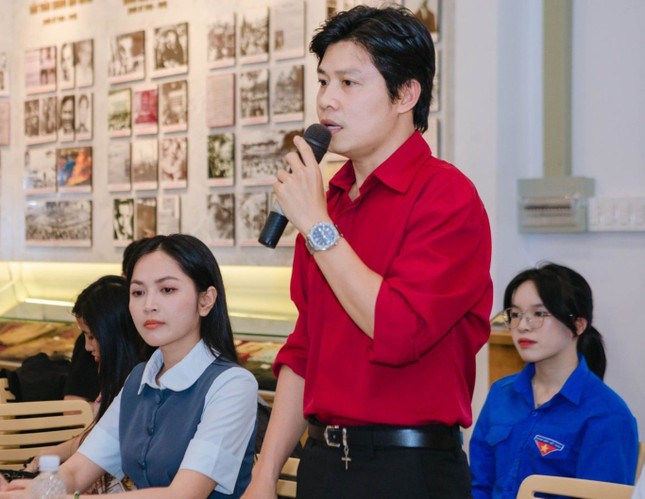 Ca khúc hàng tỷ lượt xem của nhạc sĩ Nguyễn Văn Chung vào đề thi văn, khán giả nói “khó được điểm cao”- Ảnh 3.