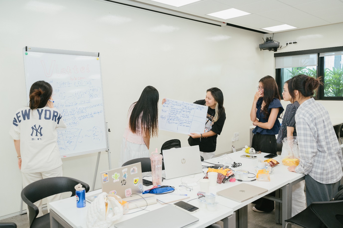 Sinh viên trường quốc tế thắng đậm trong thử thách 35 giờ ăn-ngủ-nghỉ cùng chiến dịch truyền thông thực chiến- Ảnh 2.